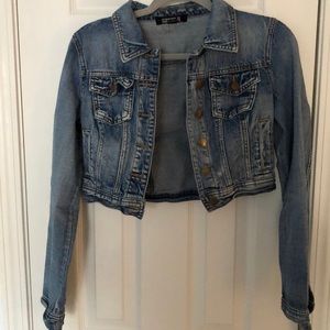 Cropped denim jacket